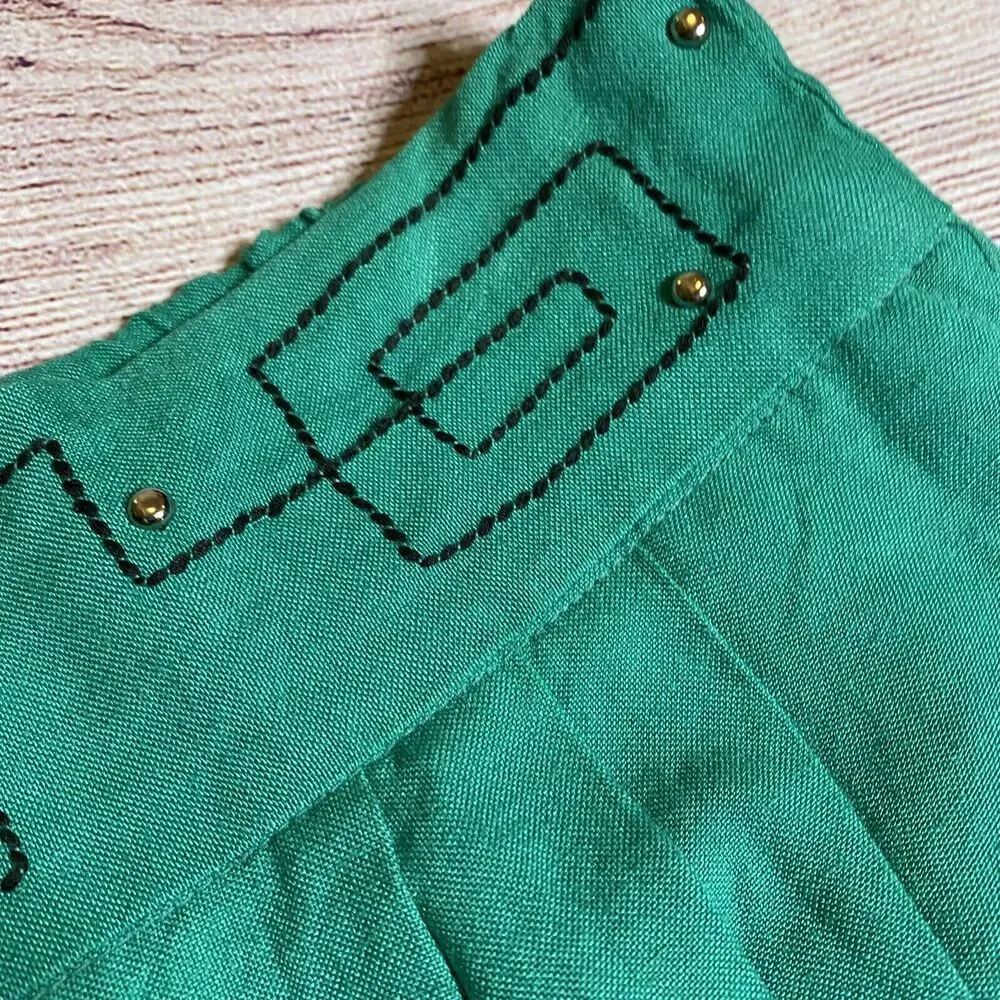 Vintage 90s Green Pleat Front Embroidered Waist Full Leg Cuffed Shorts Sz 11/12